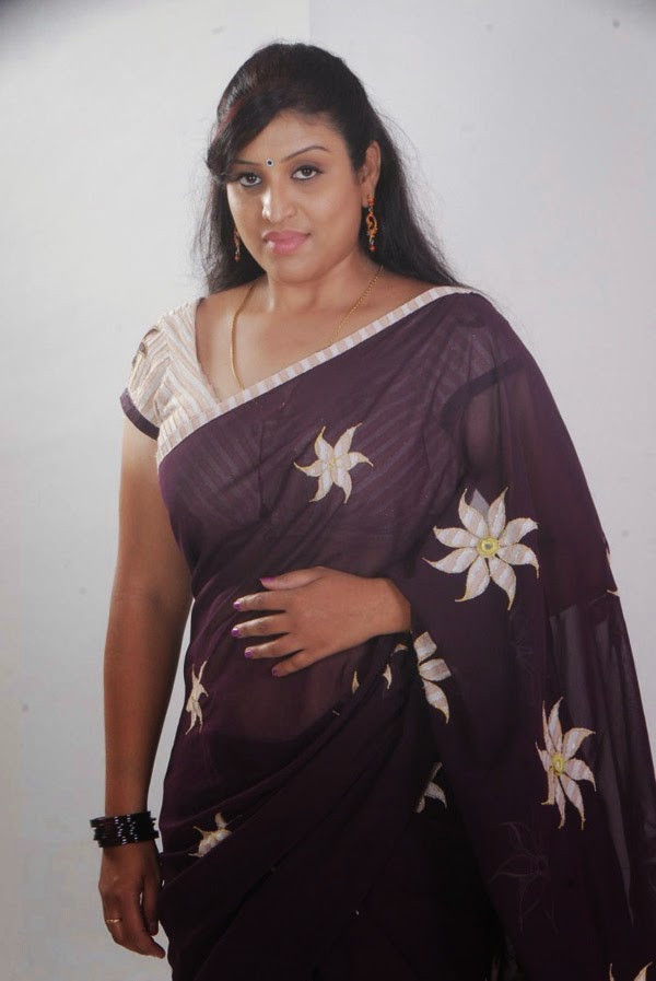 Etv Telugu Serials Sex Com - Hot Actress Photo Gallery : Uma Aunty Telugu TV Serial Actress