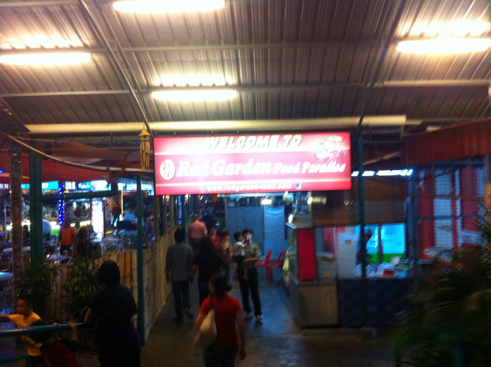 Our Journey : Penang Georgetown - Red Garden Food Paradise Cafe