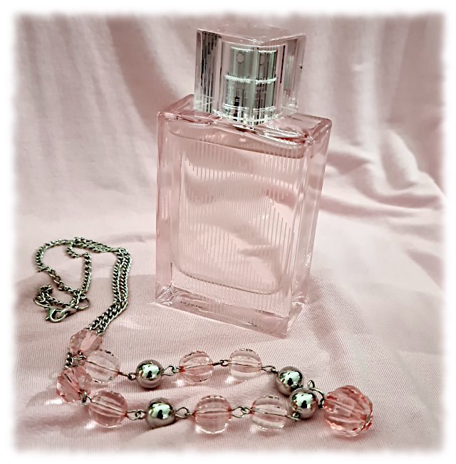 Burberry Sheer kats REVIEW: colourings: BRIT