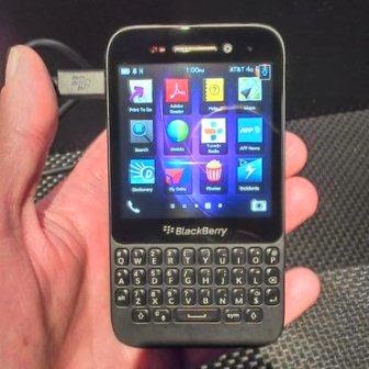 Review, Spesifikasi dan Update Harga Terbaru Blackberry Q5 Smartphone Android