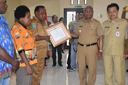 Dominggus Mandacan Harapkan Koordinasi Antar Daerah Tingkatkan UKM dan Kapasitas SDM di Papua Barat