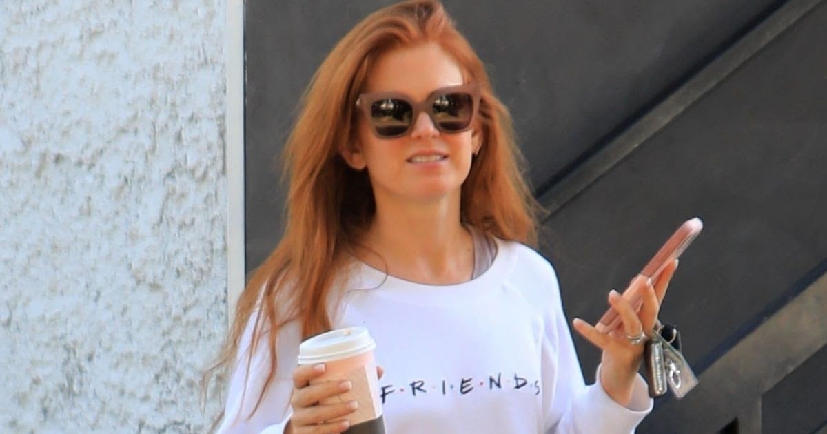 Isla Fisher Receives a Parking Ticket Out in West Hollywood 24 Sep-2019