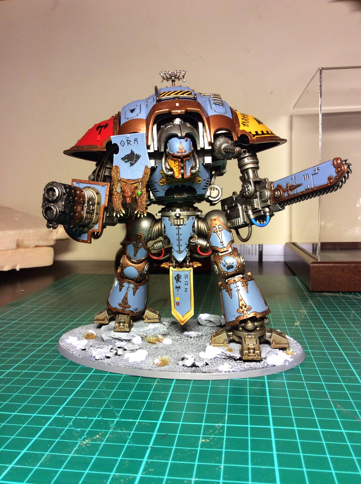 The wolftime is coming: Space Wolf Imperial Knight with LED's
