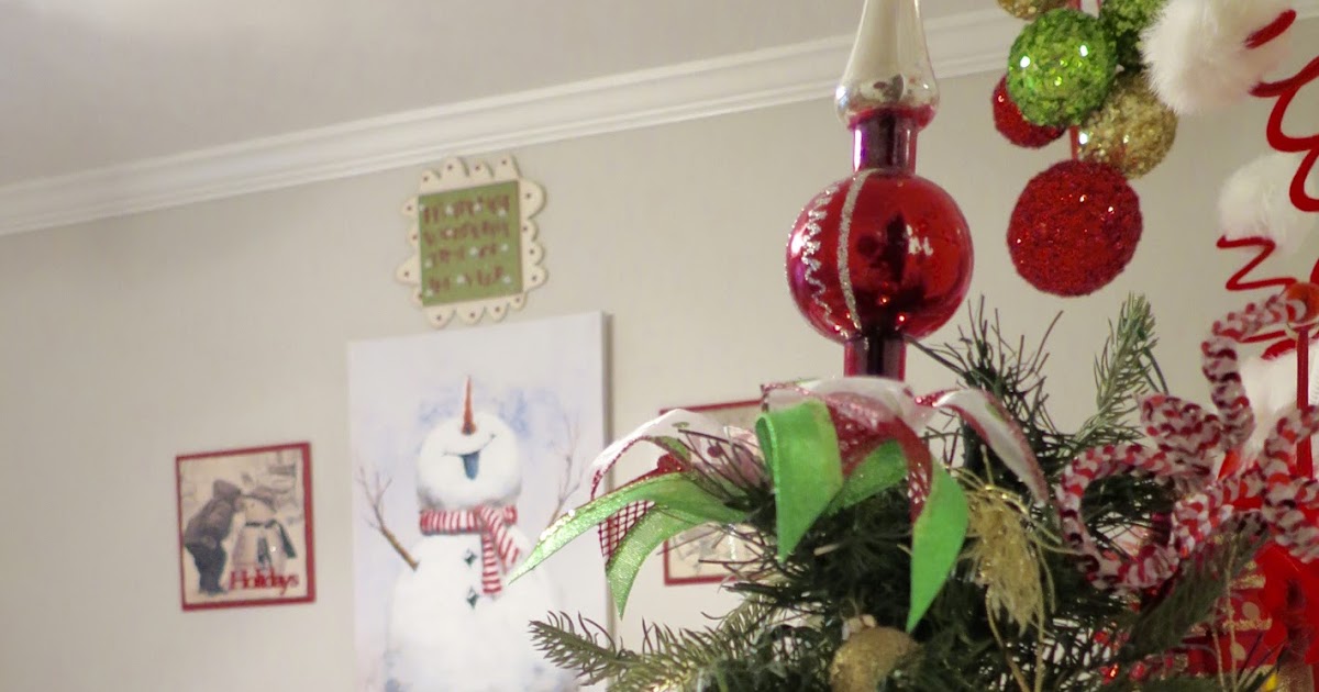 Life By The Pool. . .it's just BETTER!: Holiday Home Tour - The Grinch