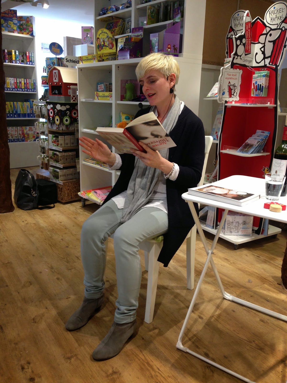 Buchtempel [Autorenlesung] Kathrin Schrocke liest aus „Verdammt gute