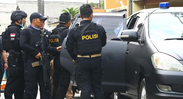 Densus 88 Ringkus Sopir Ojek Online Diduga Teroris di Sleman Densus 88 Ringkus Sopir Ojek Online Diduga Teroris di Sleman