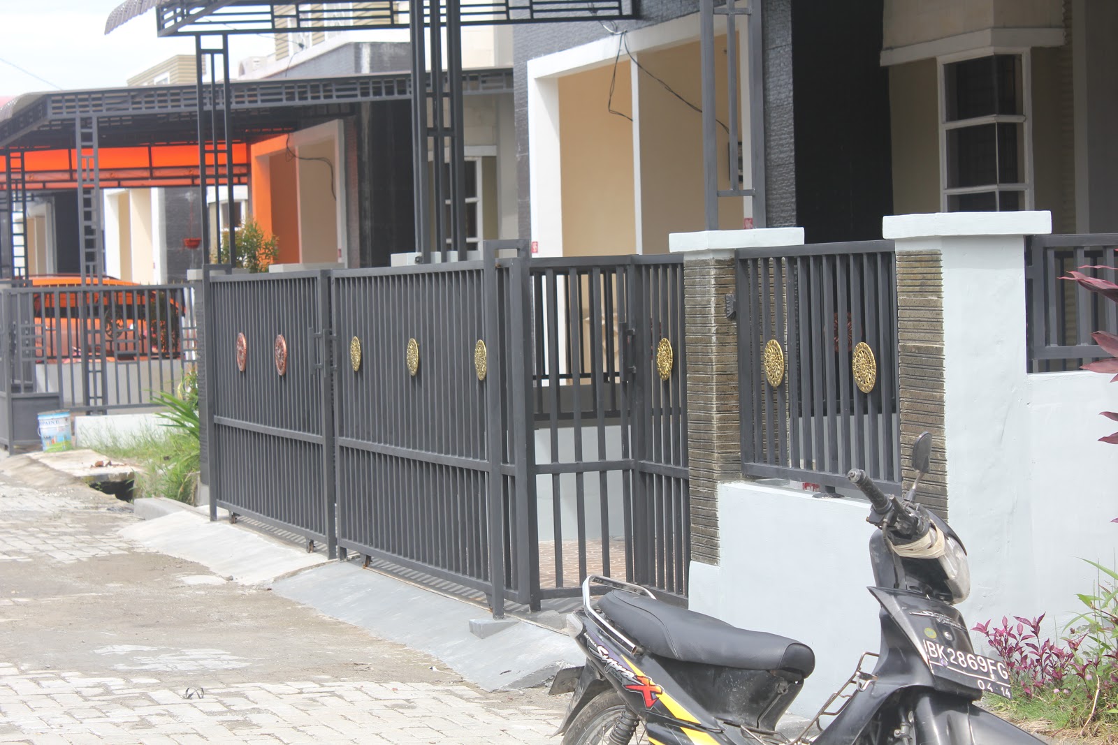 BENGKEL LAS PERMATA ABADI MEDAN: GAMBAR PINTU BESI DAN PAGAR BESI