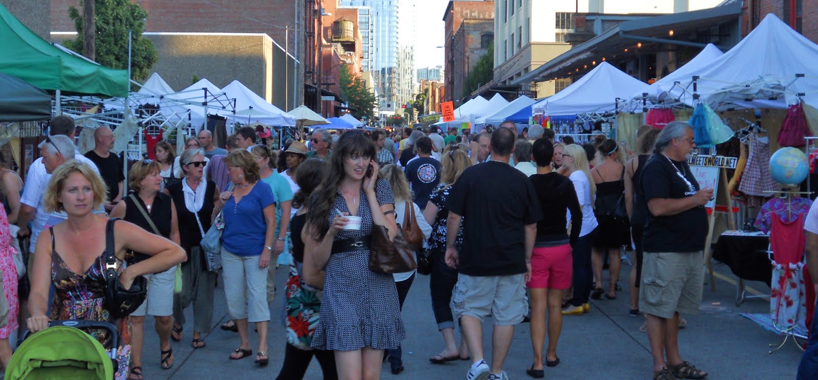 CarpeSummer Portland's First Thursday Art & People Promenade