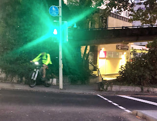 Radfahren in Stuttgart: Erst klingeln, dann den Fußgäner überholen