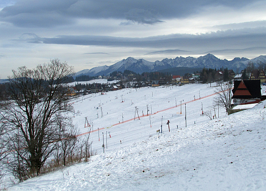 Panorama Tatr z tras narciarskich na Olczańskim Wierchu.