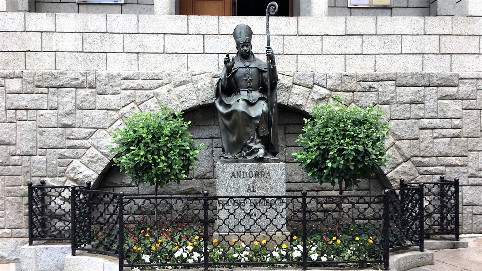 The statue of Cardinal Joan Baptista Benlloch in front of the church of Sant Esteve