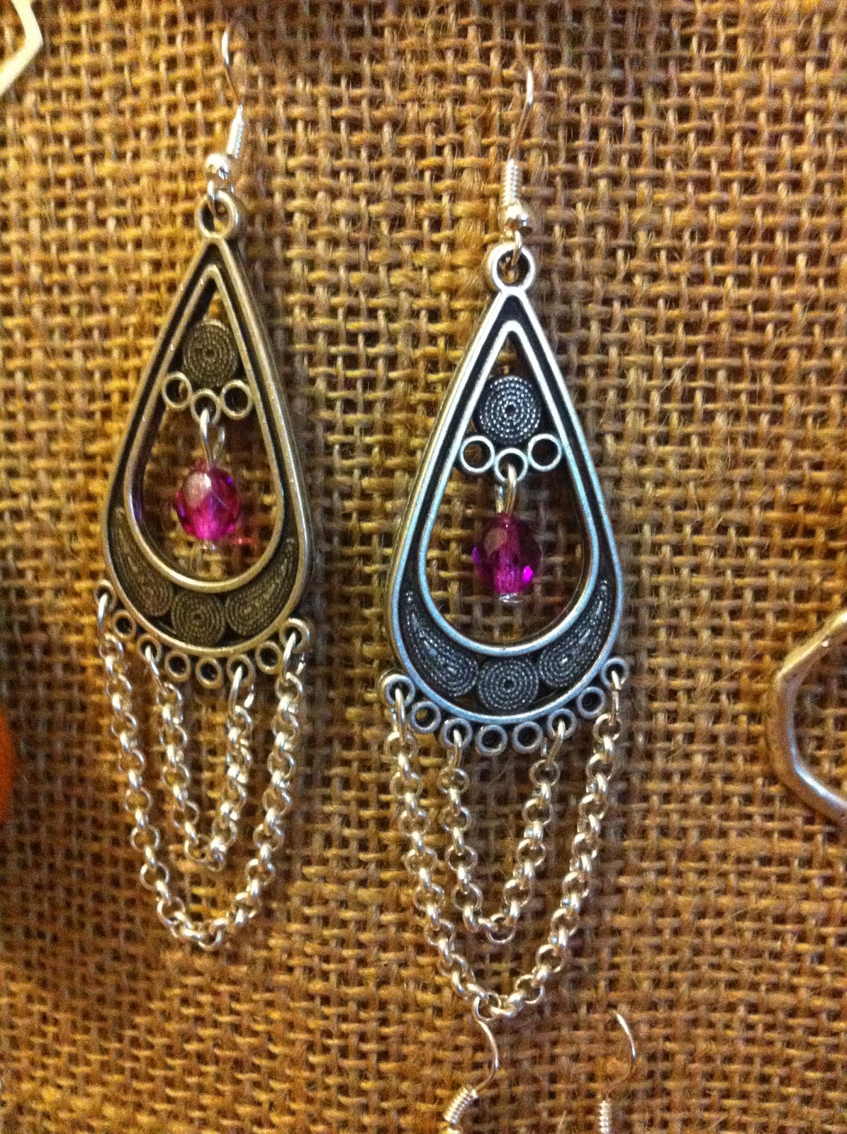 Margon: Una de pendientes
