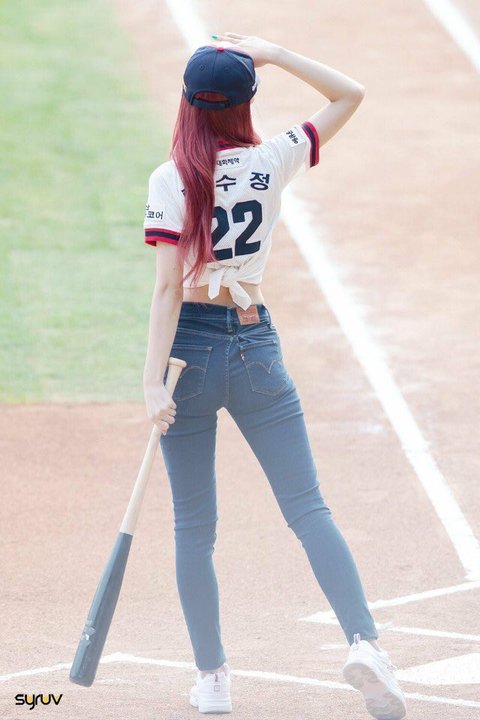 Kembali Jadi Sorotan, Sujeong Lovelyz Buat Netizen Iri dengan Proporsi Badan yang Sempurna 3 download%2B%25282%2529