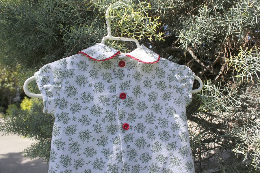 DIY Ropa de bebé: Vestido de flores y mangas de globo. patrón gratis