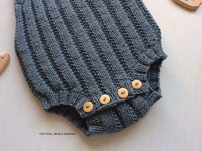 Con hilos, lanas y botones: Pelele Enkel (Becharmed Knitwear)