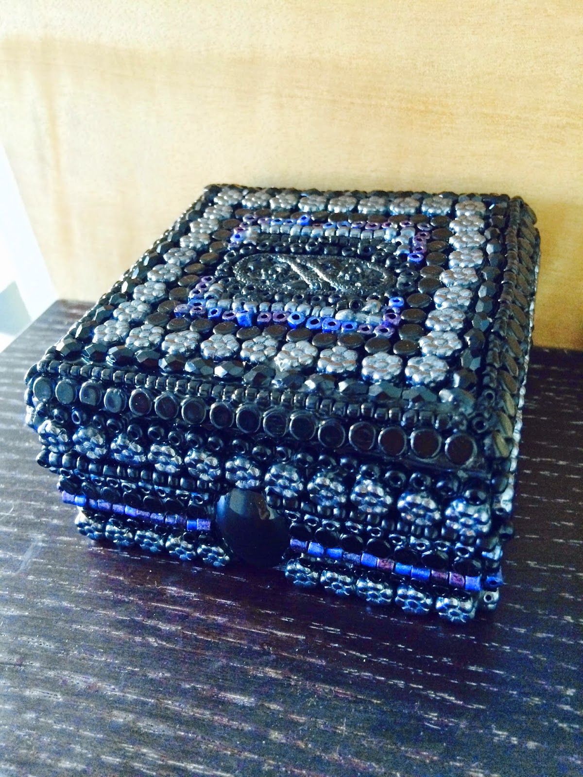 BEAD Black and gunmetal box