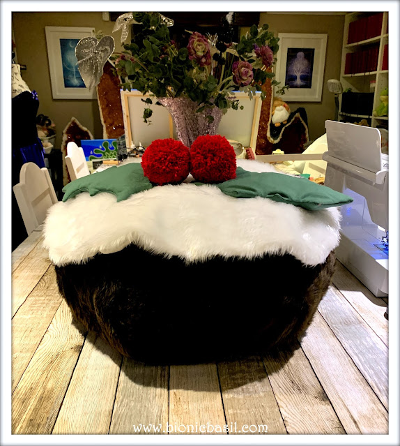 Crafting with Cats Catmas Special - Part 2  ©BionicBasil® How To Make A Catmas Pudding Pouffe with Catnip Holly Leaves & Pom Pom Berries