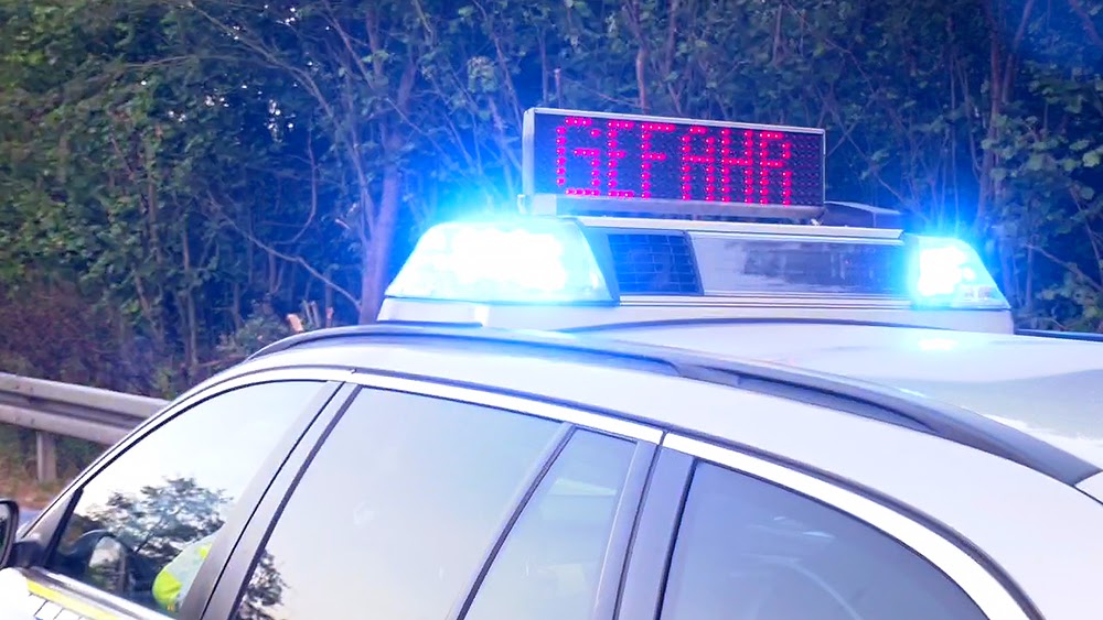 nrwaktuell.tv A1 bei Dortmund Polizei stoppt Hochzeitskorso Ermittlungen wegen Gefährdung nrwaktuell.tv A1 bei Dortmund Polizei stoppt Hochzeitskorso Ermittlungen wegen Gefährdung