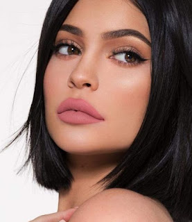 Top 5: Makes da Kylie Jenner para você arrasar nas festas