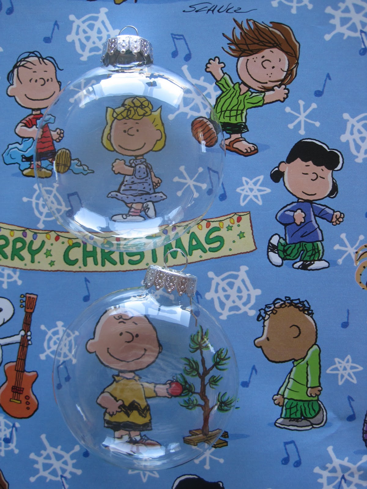 the vintage umbrella Peanuts Christmas ornament