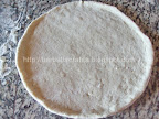 Pizza Margherita preparare blat