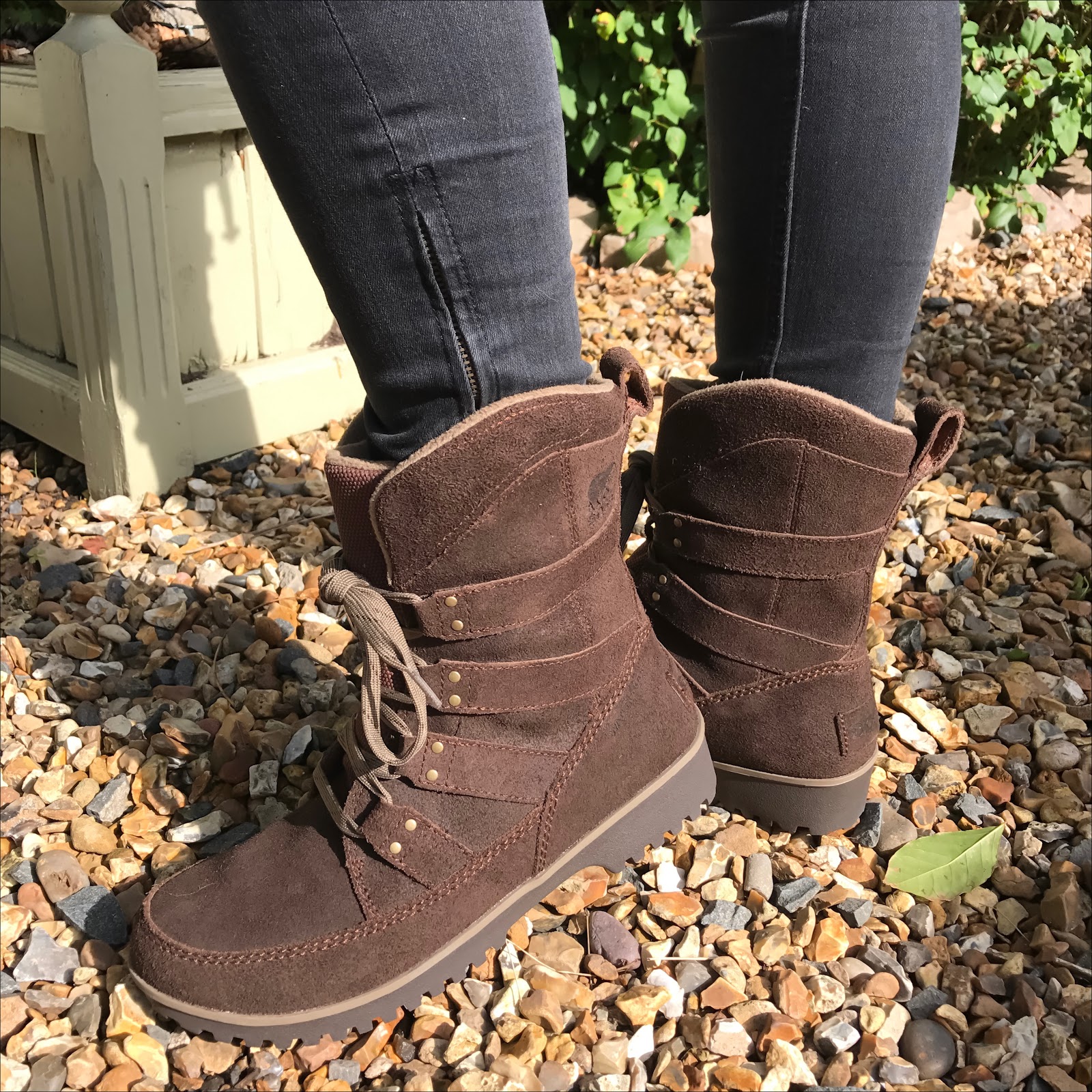 sorel women's meadow lace boot