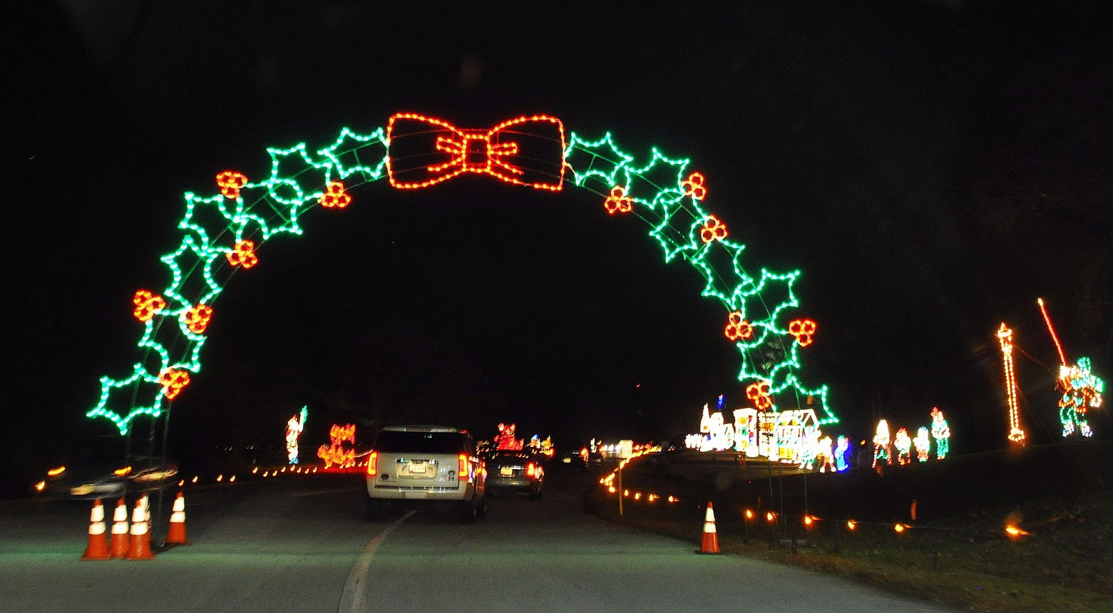 MidAtlantic DayTrips Lights on the Bay Brings Holiday Cheer