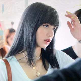 Lisa 'BLACKPINK' Pertama Kali Berambut Hitam Lisa 'BLACKPINK' Pertama Kali Berambut Hitam