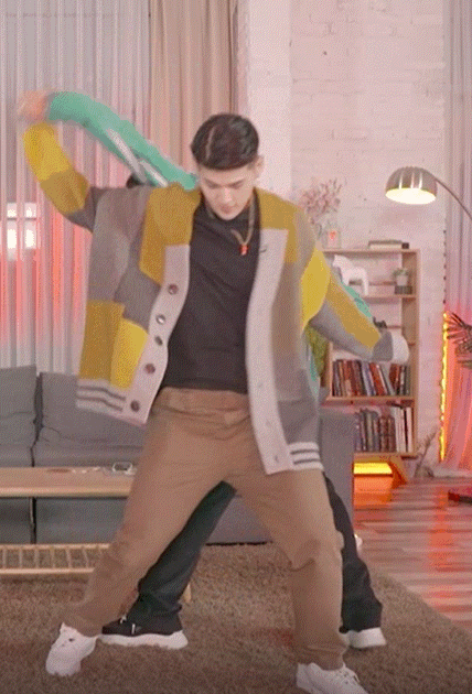 로봇춤인지 유닛안무인지 모르겠는 방금자 브이앱 | 인스티즈