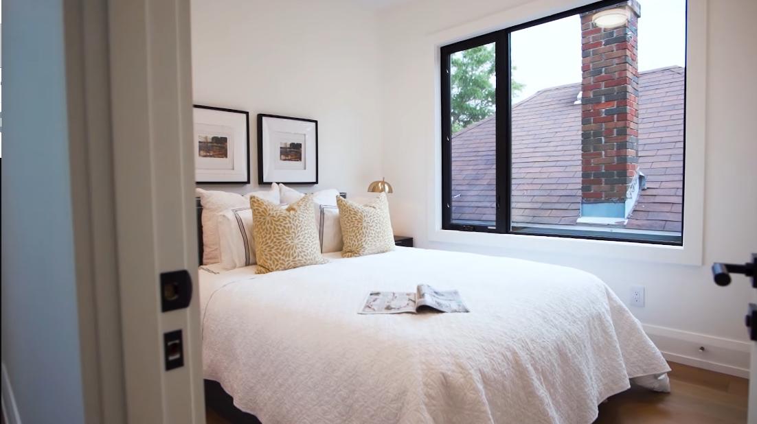 40 Interior Design Photos vs. 10 Second St, Toronto Luxury Home Tour