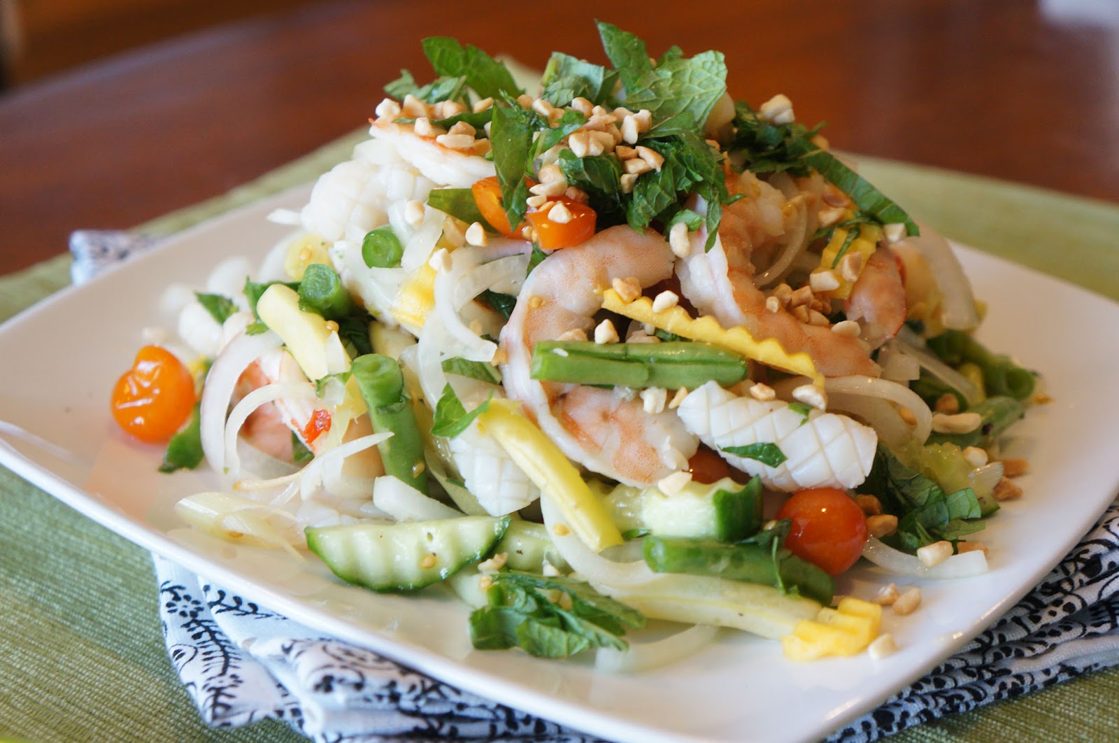 Gourmet by Kat: Thai seafood salad (Goi Thai tom muc)