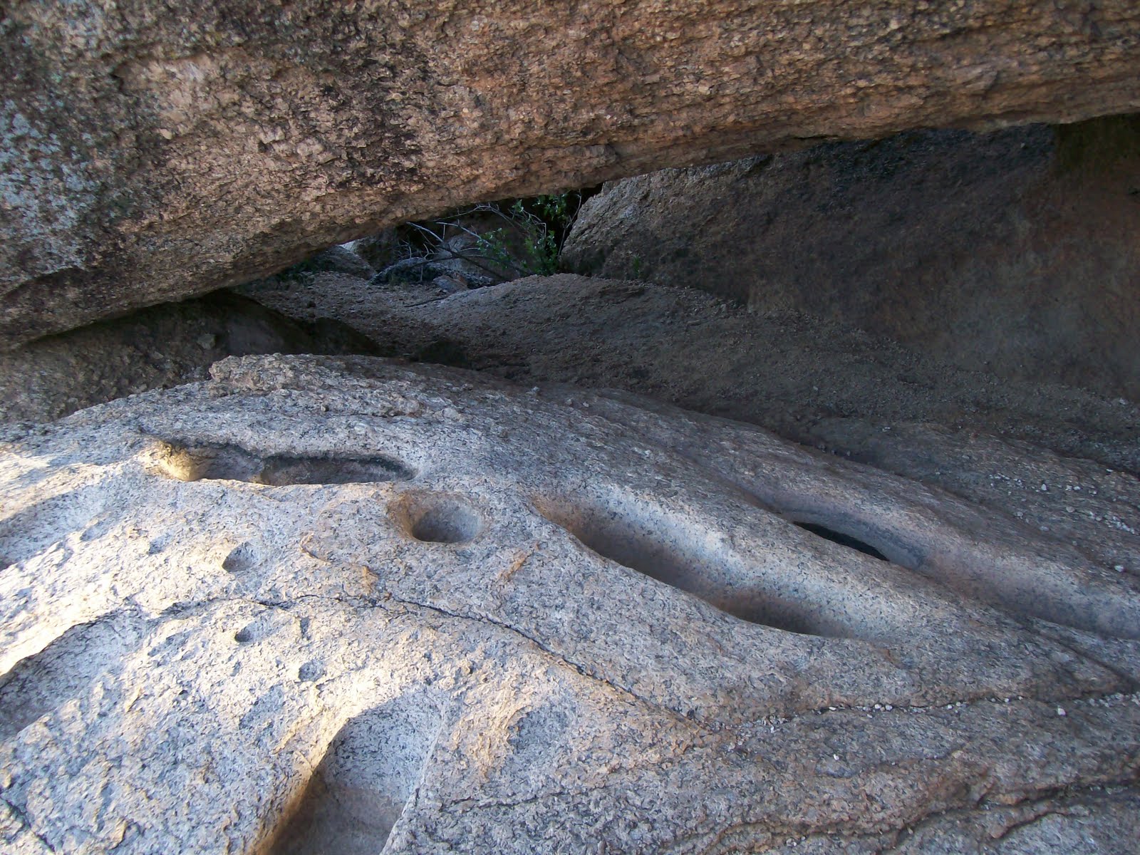Rockhounding Around: Weathering at the Boulder's - Arizona