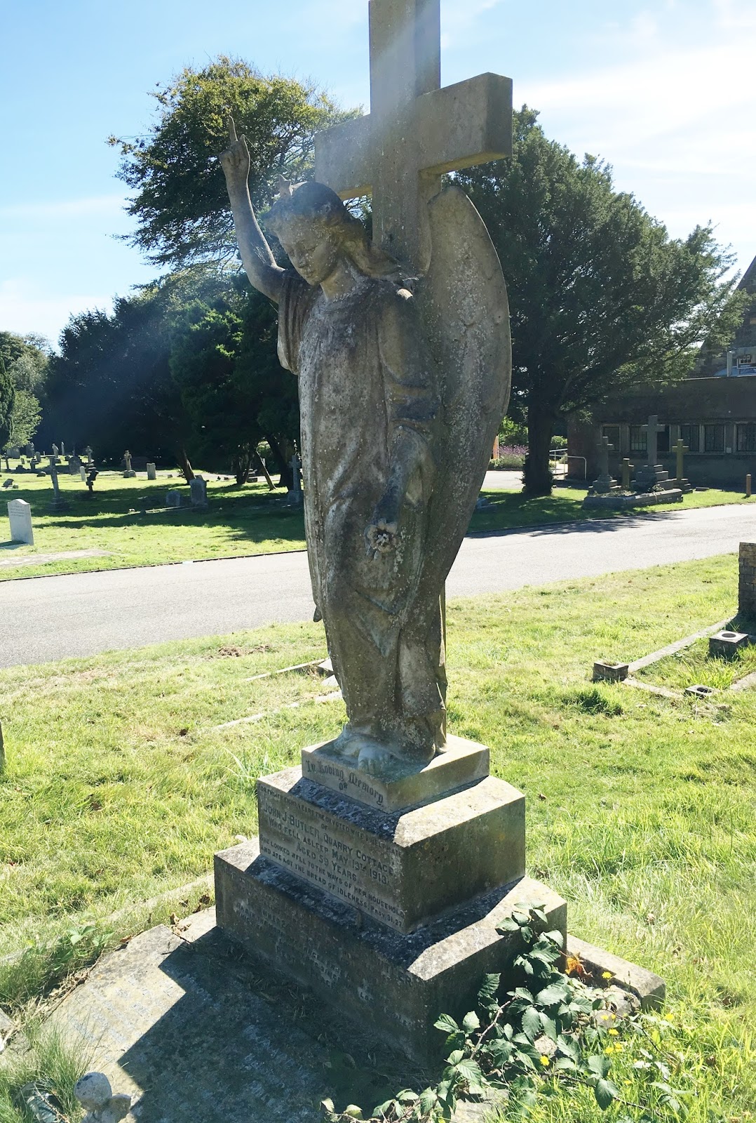 Hastings Cemetery an interesting walk. Battleaxe