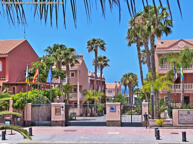 Haupteingang Aparthotel El Duque Aparthotel El Duque
