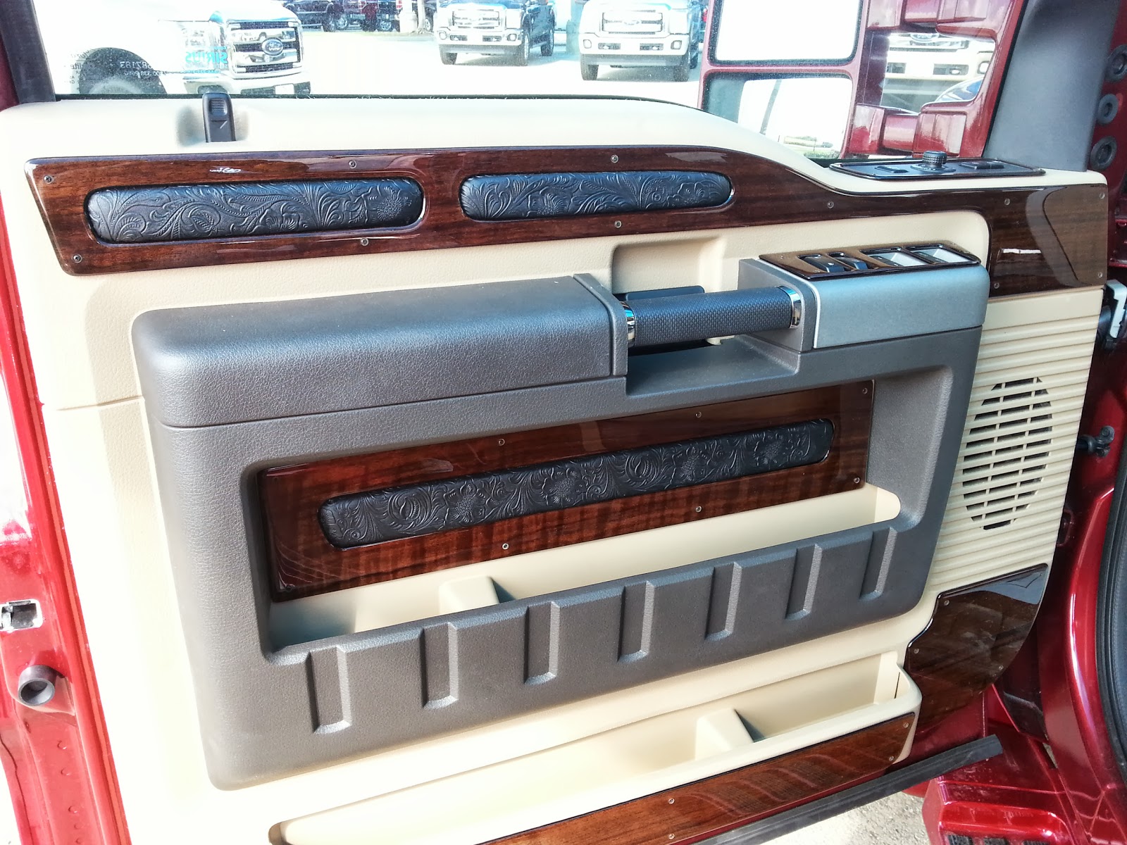 TDY Sales 817-243-9840 — New Ford F550 Laredo Custom Bed Hauler Truck