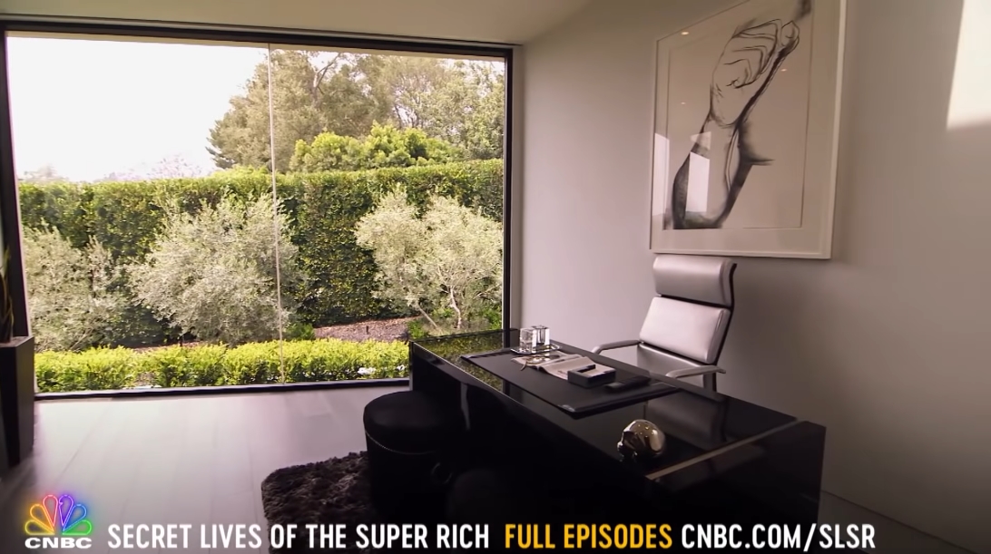 66 Interior Design Photos vs. Michael Jordan's Chicago & Bel Air Mega-Mansions Tour | Secret Lives of The Super Rich