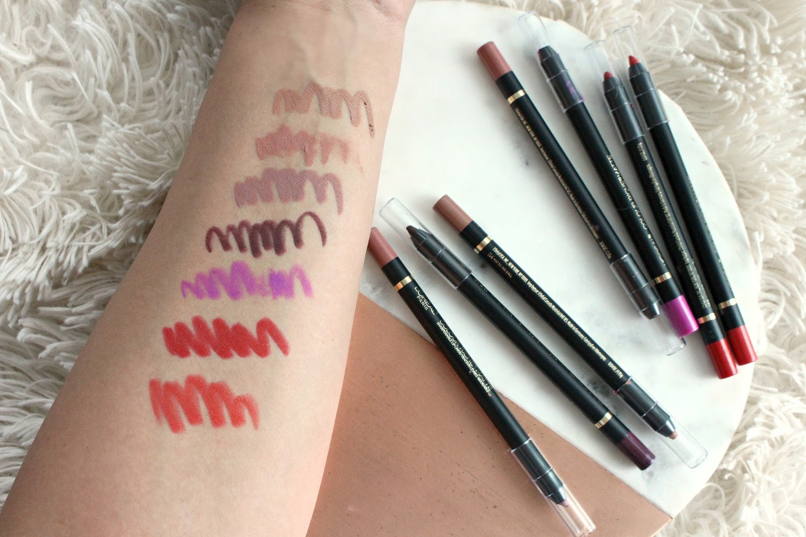 Samantha Jane: L'Oreal Colour Riche Matte Addiction Lip Liner Swatches