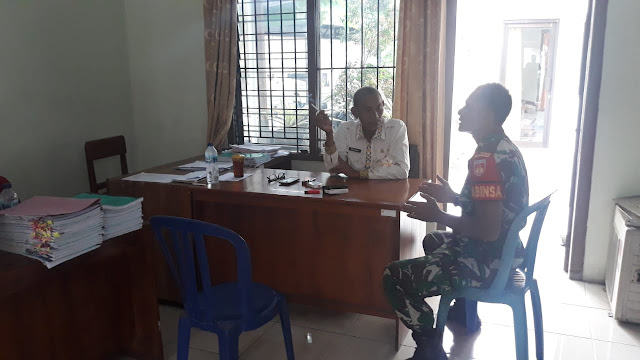 Babinsa Kelurahan Nglorog Komsos Bersama Kasi Trantib Babinsa Kelurahan Nglorog Komsos Bersama Kasi Trantib