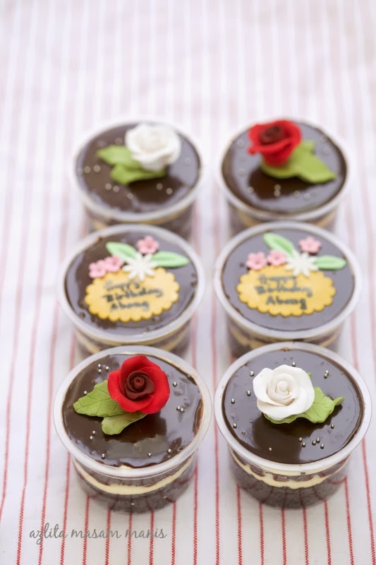 Devil's Food Choc Cake in cup masam manis