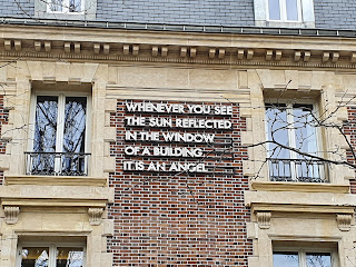 Les messages inattendus des rues de Paris