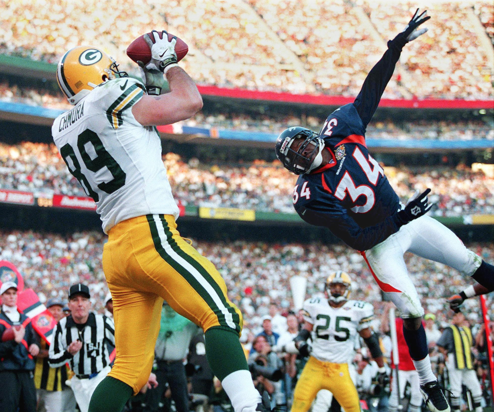 PACKERVILLE, U.S.A.: Super Bowl XXXII — As Seen By the Media