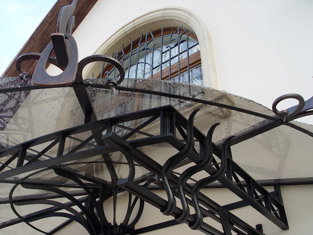 Кованые козырьки и навесы 