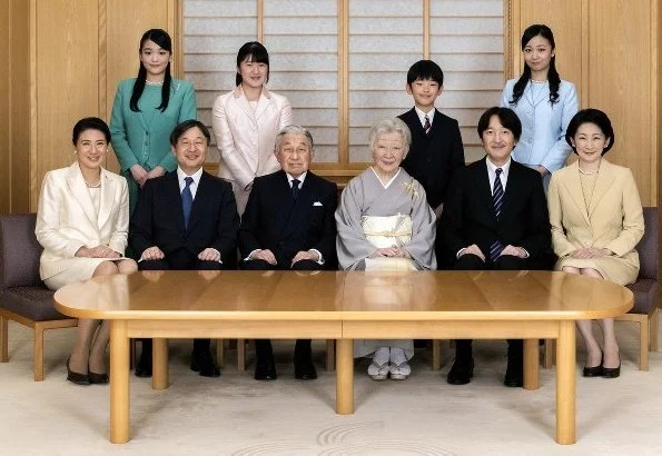 Emperor Akihito, Empress Michiko, Crown Prince Naruhito, Crown Princess Masako, Princess Aiko, Princess Kiko, Princess Mako, Princess Kako