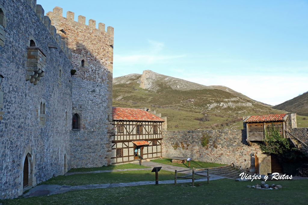 Patio de armas del Castillo de Argüeso