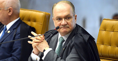 Fachin solicita informações antes de decidir pedido de Lula contra bloqueio de bens