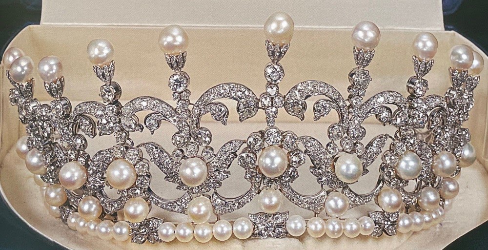 The Daily Diadem: The Russian Pearl Bandeau
