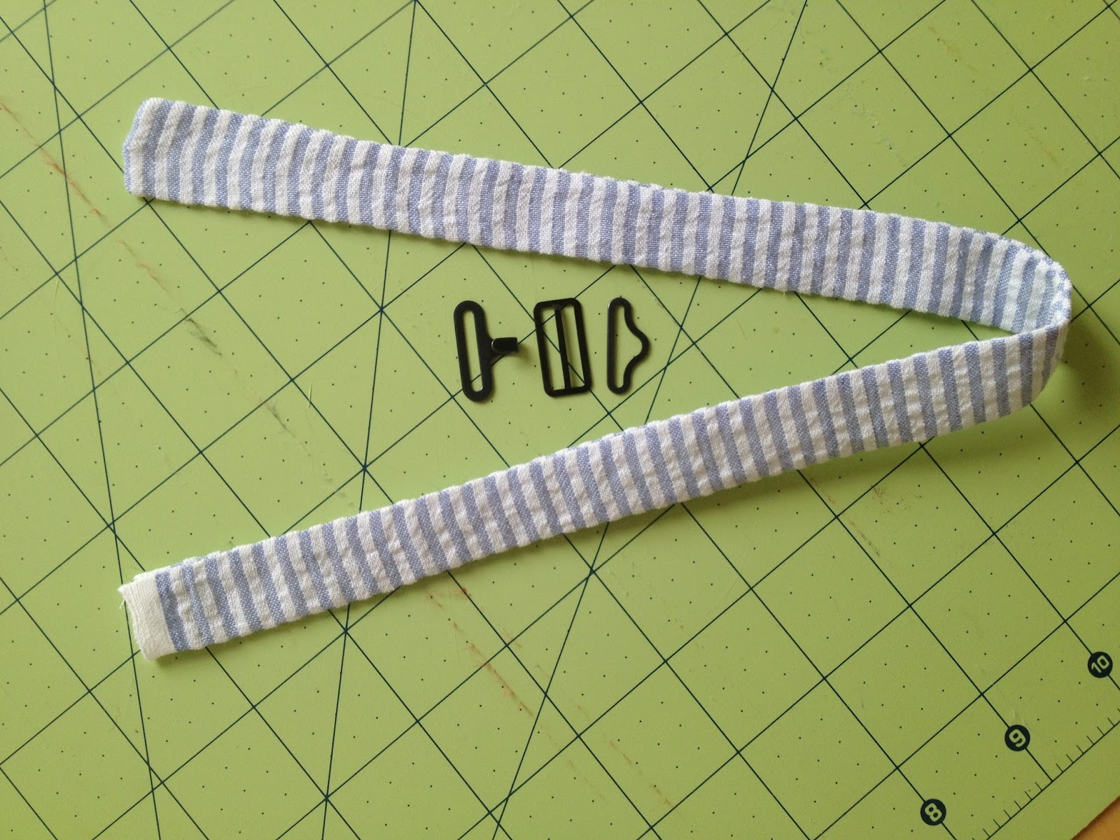 how to use a pre tied bow tie