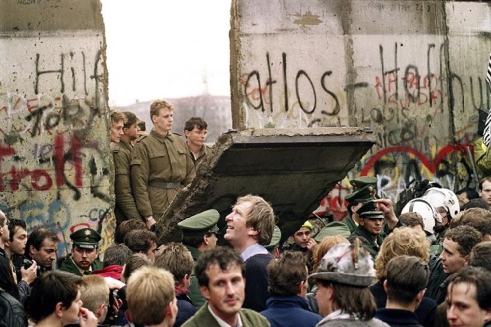 A Judgment Call Berliner Mauer Berlin Wall The 25th Anniversary