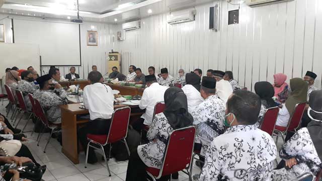 Puluhan Kepala SMP Swasta Sampaikan Aspirasi ke DPRD Kota Padang