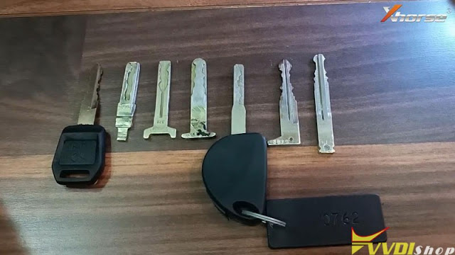 Xhorse Key Reader Identify 7 Car Keys Fast  2